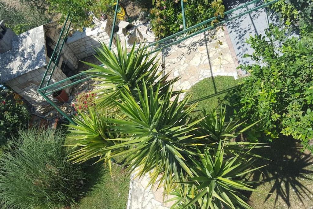 Three Bedroom Apartment Between Trogir And Split Kaštela المظهر الخارجي الصورة