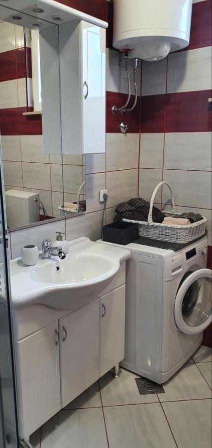 Three Bedroom Apartment Between Trogir And Split Kaštela المظهر الخارجي الصورة