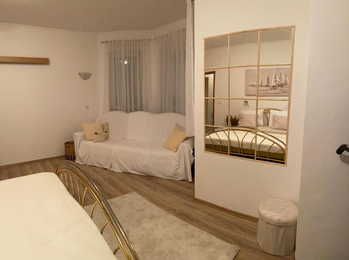 Three Bedroom Apartment Between Trogir And Split Kaštela المظهر الخارجي الصورة