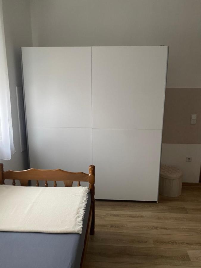 Three Bedroom Apartment Between Trogir And Split Kaštela المظهر الخارجي الصورة