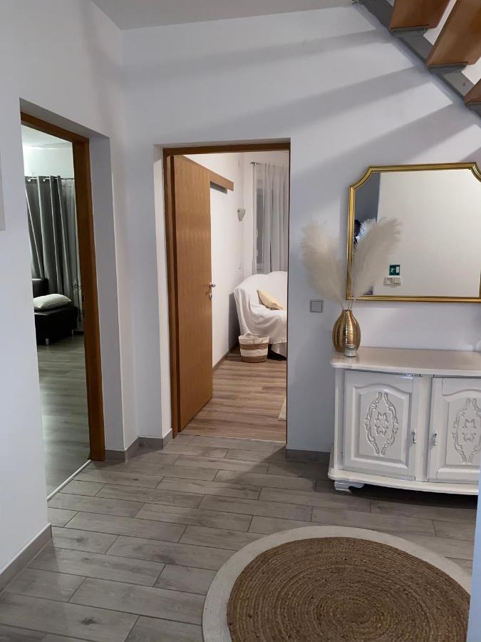 Three Bedroom Apartment Between Trogir And Split Kaštela المظهر الخارجي الصورة